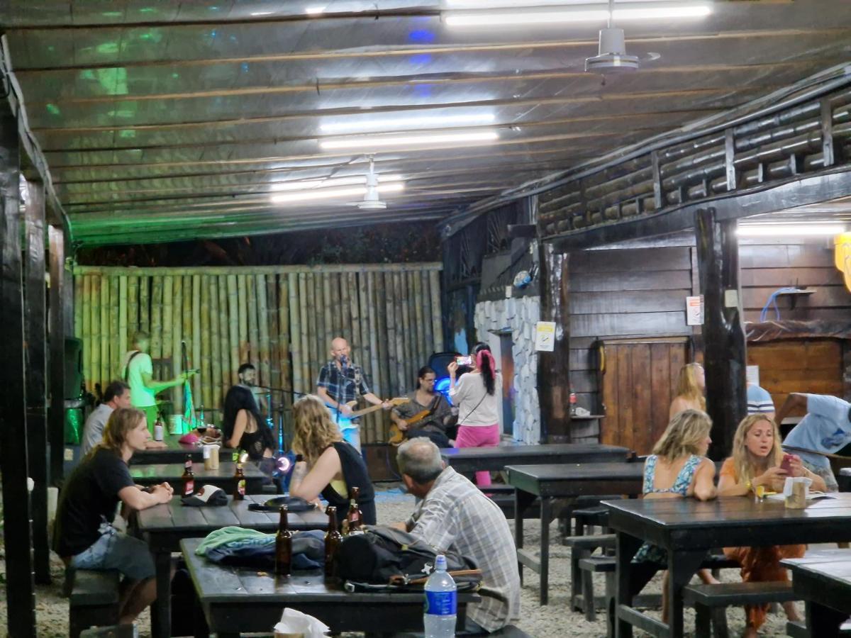 Playa Negra Brewing Beachfront Hotel Puerto Viejo de Talamanca Exterior photo
