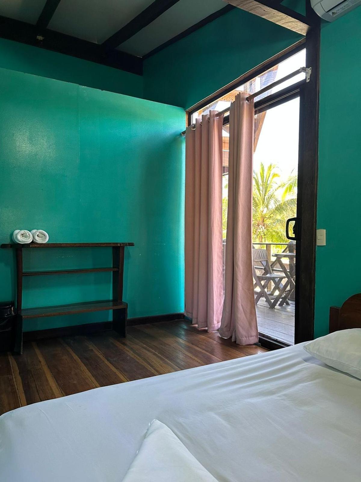 Playa Negra Brewing Beachfront Hotel Puerto Viejo de Talamanca Exterior photo